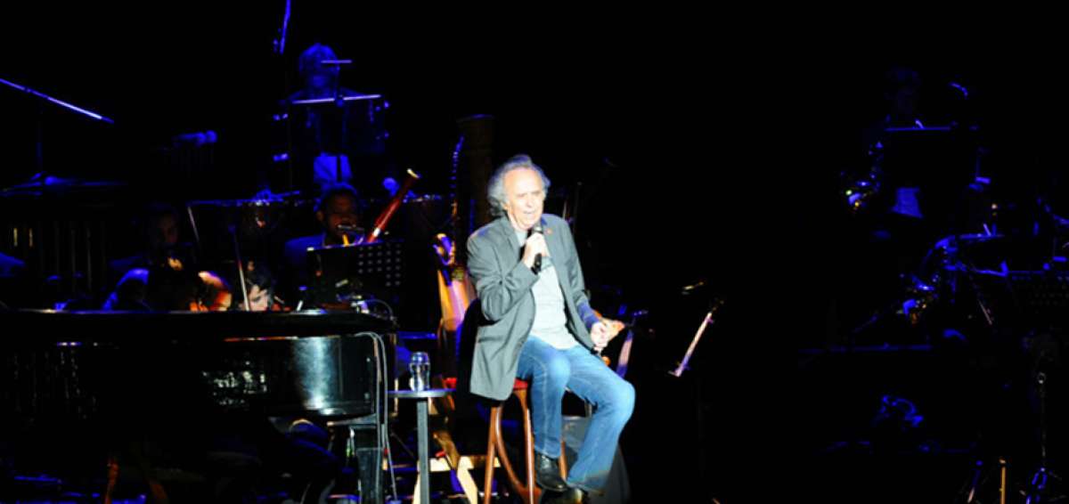 Joan Manuel Serrat hizo vibrar al exigente p&uacute;blico que se concentr&oacute; en el teatro Col&oacute;n, de Buenos Aires. El catal&aacute;n fue el encargado de abrir el evento.