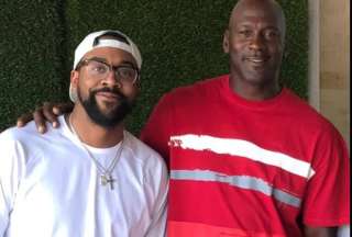 El exbasquetbolista Michael Jordan junto a su hijo Marcus.