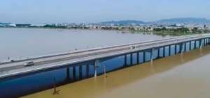El nuevo puente ser&aacute; inaugurado este 3 de mayo a las 16:00 por los alcaldes de Guayaquil (Jaime Nebot) y Samborond&oacute;n (Jorge Y&uacute;nez).