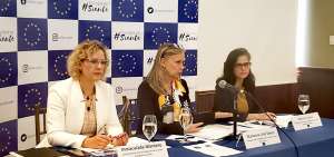 Representantes de la Uni&oacute;n Europea en Ecuador ofrecieron un conversatorio con medios de comunicaci&oacute;n nacionales y extranjeros.