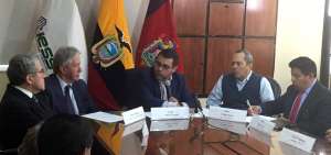Comisi&oacute;n Nacional Anticorrupci&oacute;n denuncia casos de sobreprecios en el IESS