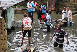 En la época de lluvias además se han dado derrumbes de viviendas y de carreteras en Kinshasa, capital de Congo. 