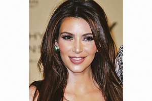 Kardashian publicar&aacute; libro de &lsquo;selfies&rsquo;