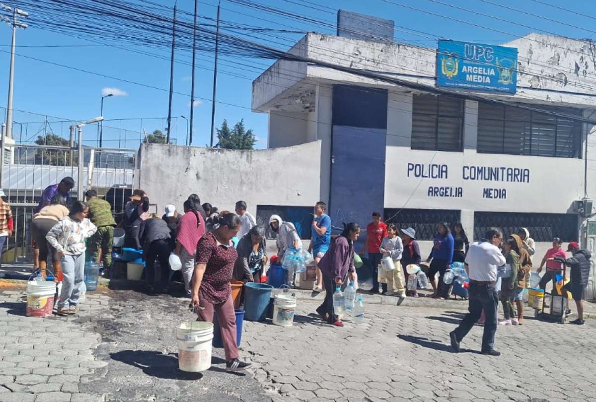 Condiciones climáticas retrasan restablecimiento de agua en el sur de Quito