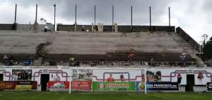 En el estadio de Echaleche se construye un nuevo sector para los hinchas. 