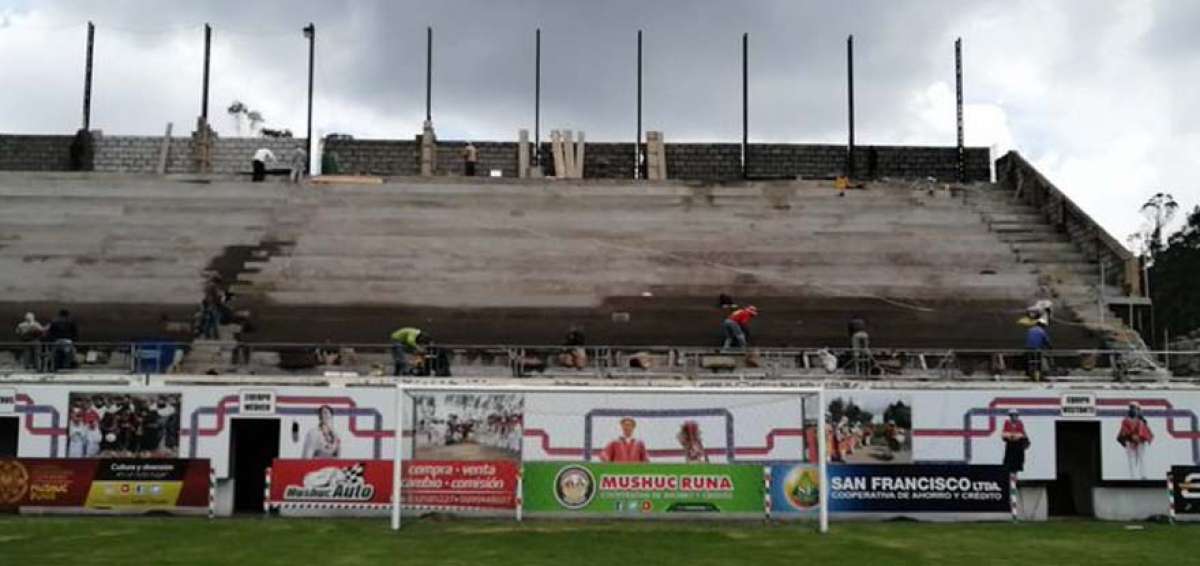 En el estadio de Echaleche se construye un nuevo sector para los hinchas. 