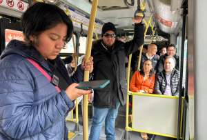 En Quito seis de cada 10 mujeres ha sufrido acoso en el transporte metropolityano. 