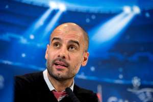 Los &aacute;rbitros alemanes advierten a Guardiola por su comportamiento