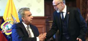Len&iacute;n Moreno y Julio C&eacute;sar Trujillo durante un encuentro en Carondelet.