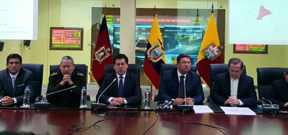 Varios ministros vinculados al &aacute;rea de seguridad brindaron una rueda de prensa en el Ecu 911 en Quito para informar sobre el ataque de esta tarde. 