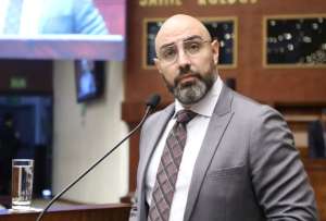 Mario Godoy durante su intervenci&oacute;n en la Asamblea Nacional.