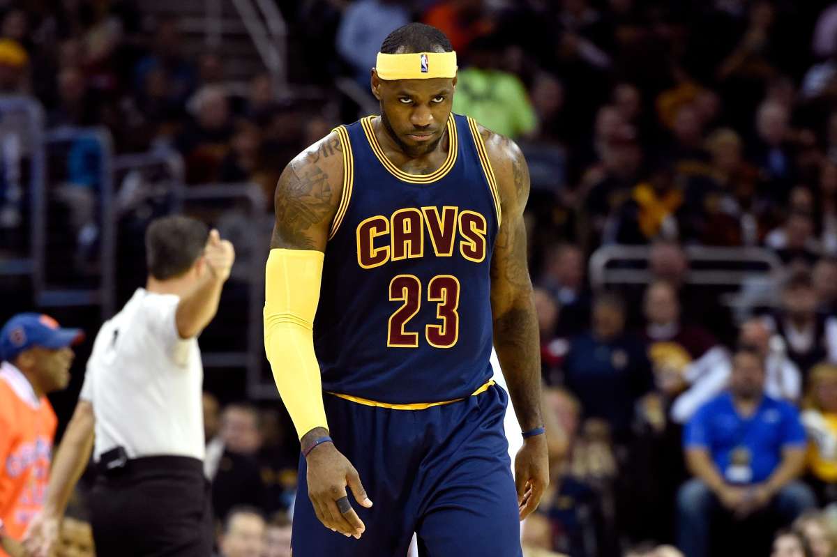 LeBron James no pudo ganar en su regreso al equipo de sus amores, Cleveland Cavaliers. Foto: AFP
