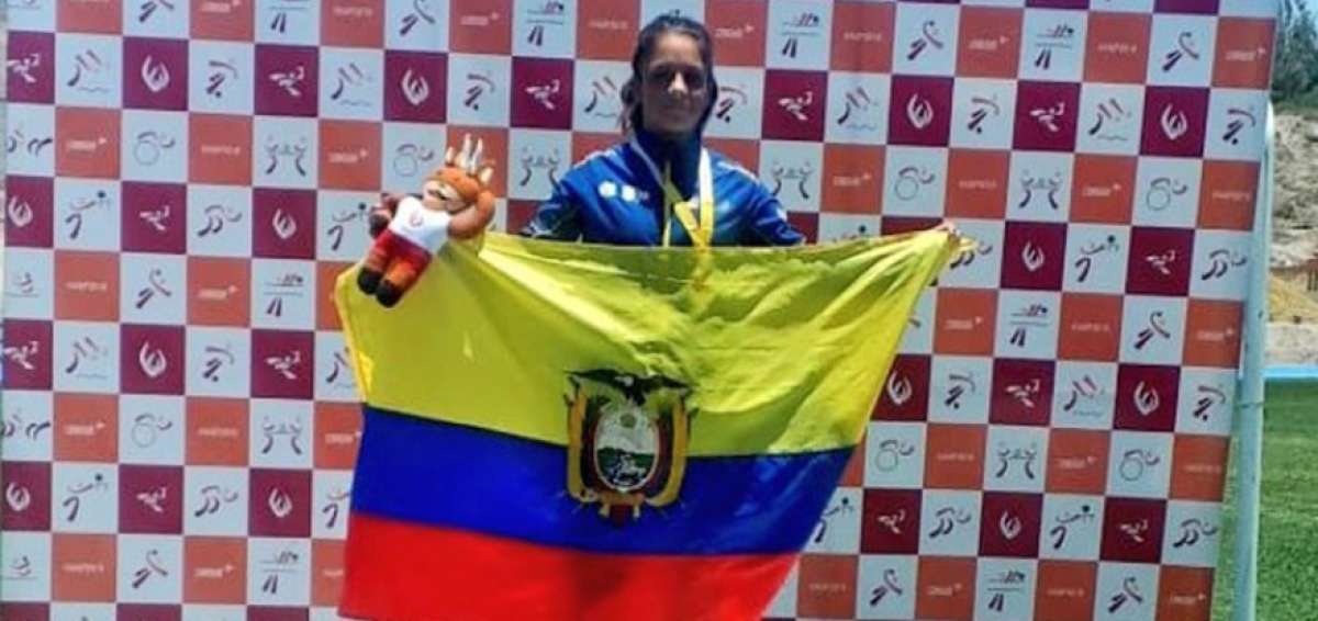 La deportista ecuatoriana Sara Encalada obtuvo la medalla de oro en los 3.000 metros marcha de los Juegos Escolares que se realizan en Arequipa.