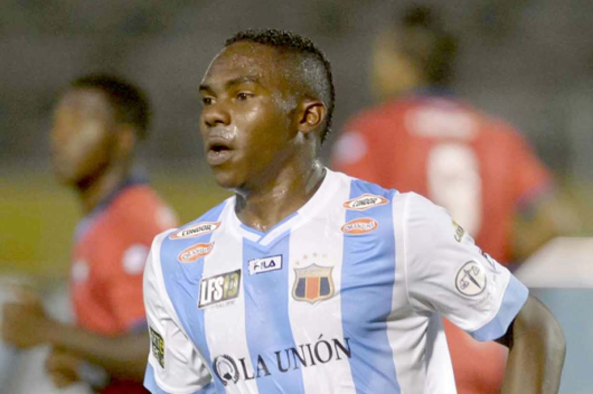 El Quito dobleg&oacute; a El Nacional en un partido lleno de errores 