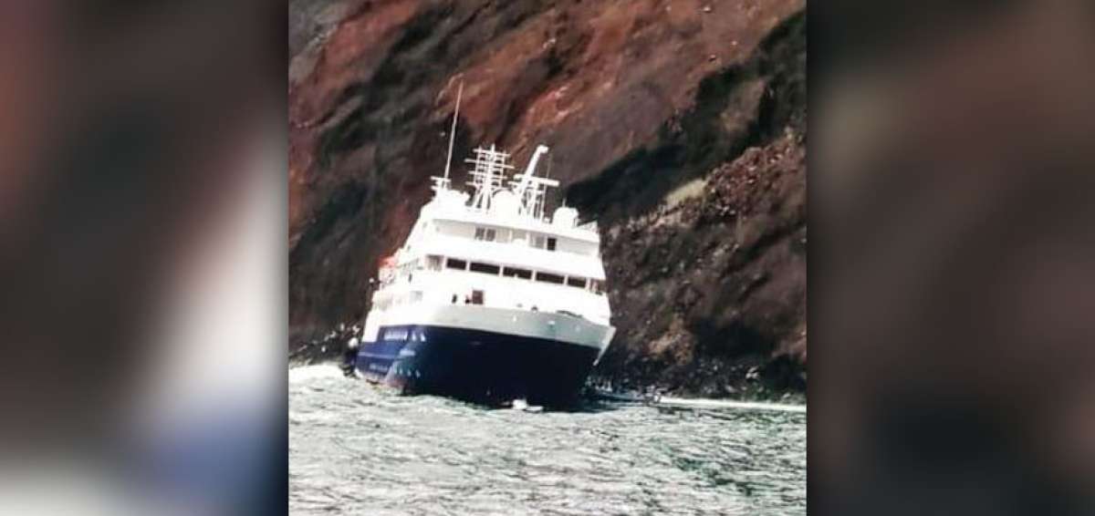 Los pasajeros de la embarcaci&oacute;n fueron evacuados.