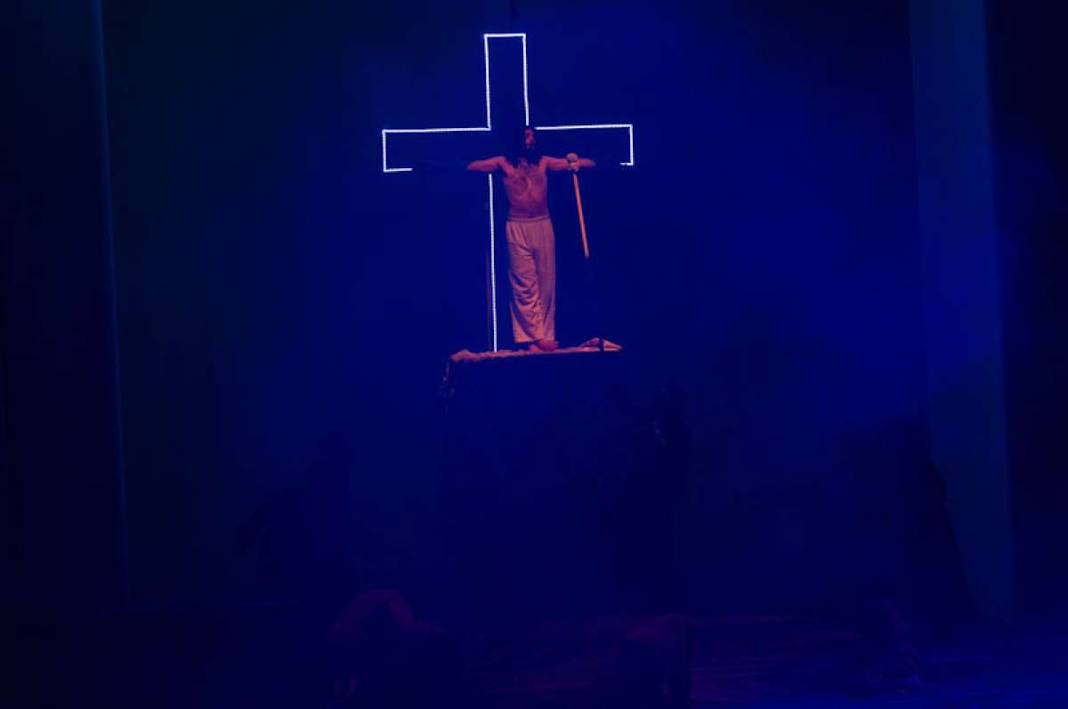 50 artistas en escena dan vida a Jesucristo Superstar