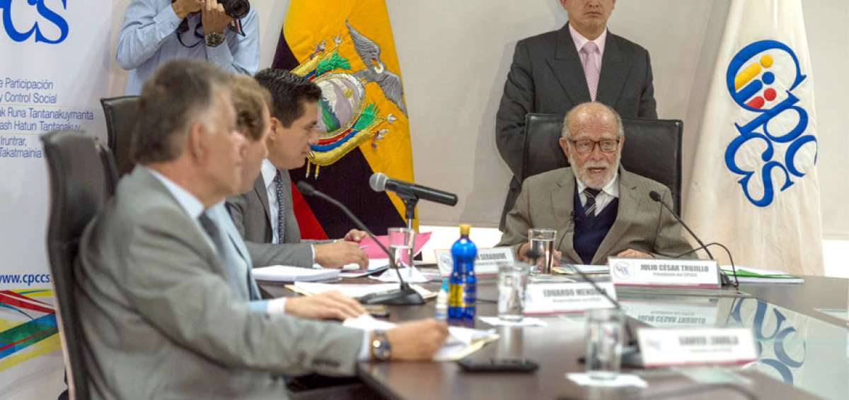 Dos postulantes al Consejo Electoral tienen problemas