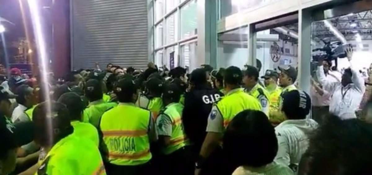 Se registraron incidentes en el ingreso al debate