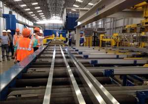 Se estima que la demanda del pa&iacute;s en perfiles de aluminio para ventanas, puertas, mamparas, entre otros, es de 12.000 toneladas. Foto: Ministerio de Industrias 