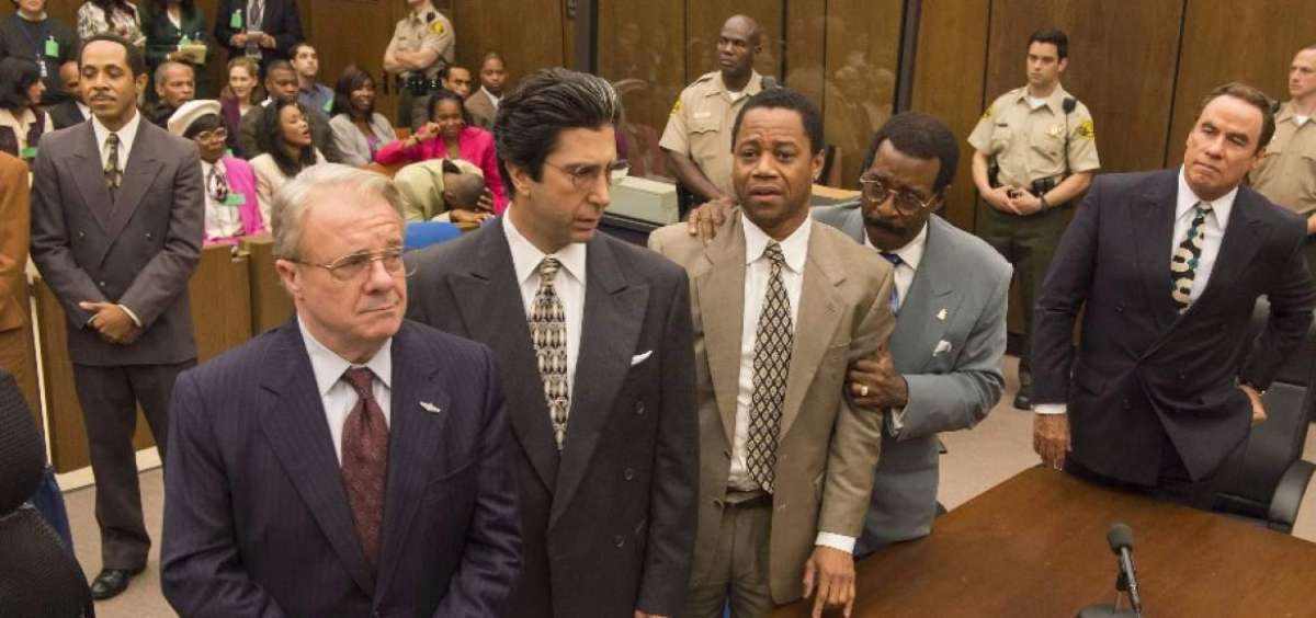 Nathan Lane (i), David Schwimmer, Cuba Godding Jr., Courtney B. Vance y John Travolta act&uacute;an en The People v. O.J. Simpson, de la serie American Crime Story.