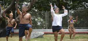 En las fiestas tradicionales, las mujeres brindan chicha a los hombres. Luego ellos deben sacarlas a bailar. Esta danza (foto) se llama &ldquo;Shagramama&rdquo;.