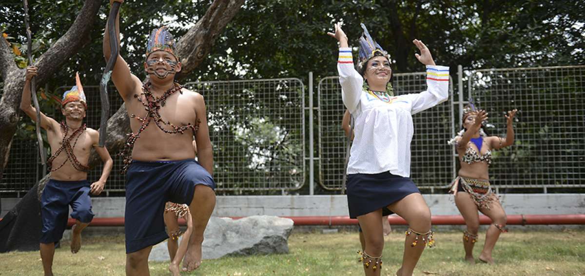 En las fiestas tradicionales, las mujeres brindan chicha a los hombres. Luego ellos deben sacarlas a bailar. Esta danza (foto) se llama &ldquo;Shagramama&rdquo;.