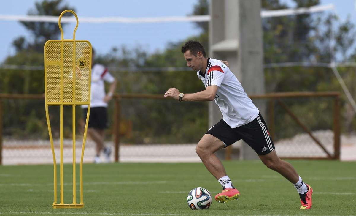 Miroslav Klose espera dejar su nombre en la historia de los mundiales. Foto: EFE