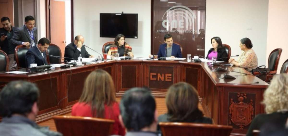El pleno del CNE se reuni&oacute; este jueves.