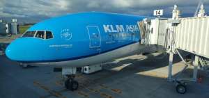 El avi&oacute;n de KLM aterriz&oacute; en el aeropuerto de Quito. Su llegada se autoriz&oacute; sin pasajeros para que pueda llevar a viajeros a Europa.