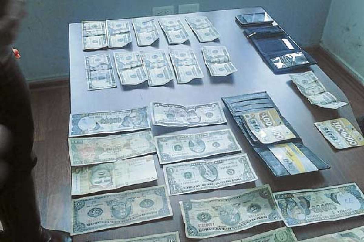 Veinte ciudadanos permanecen presos en Azuay por supuestas estafas