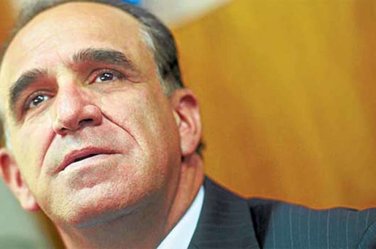 Ramiro Gonz&aacute;lez Jaramillo, economista. Experiencia Laboral: Fue presidente del Consejo Directivo del IESS. Cargo: Ministro de Industrias y Productividad. Foto: Archivo.