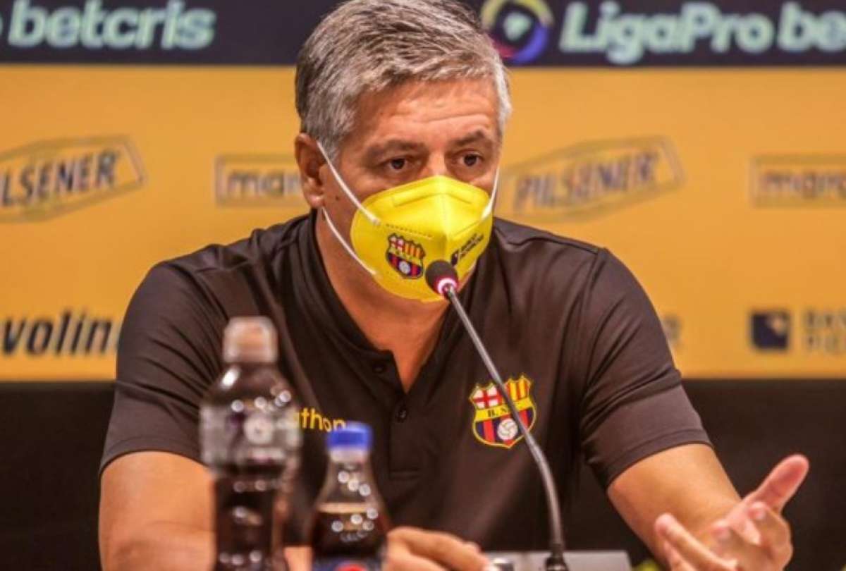 Asistente de Fabi&aacute;n Bustos se pronunci&oacute; tras la derrota de Barcelona