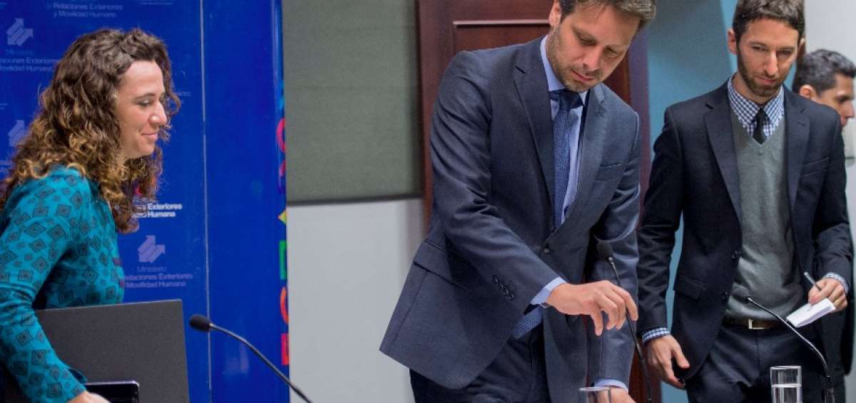 El canciller Guillaume Long previo a la apertura de un encuentro internacional en Quito.
