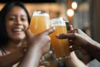 Estudio determinó que beber alcohol de forma moderada sí tiene efectos dañinos