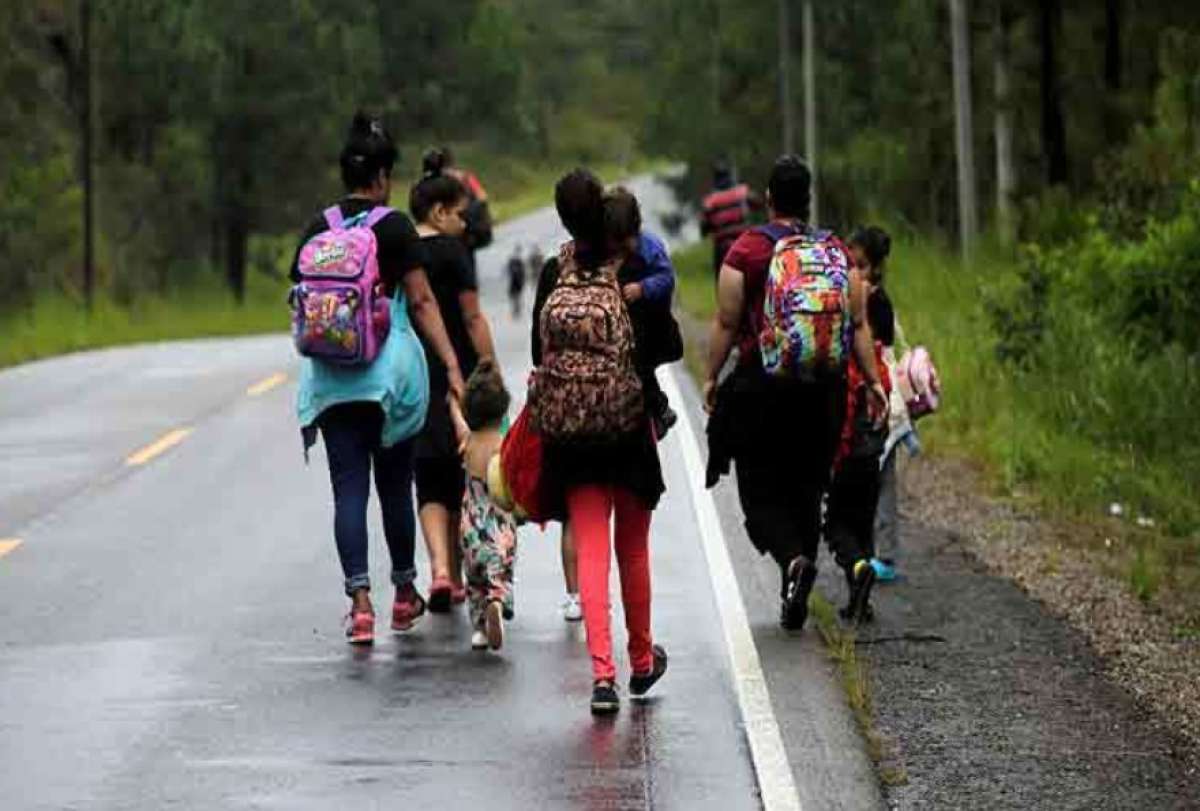 Un canto patri&oacute;tico-migratorio