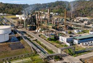 La Refiner&iacute;a de Esmeraldas es la &uacute;nica planta industrial del pa&iacute;s que produce asfalto.