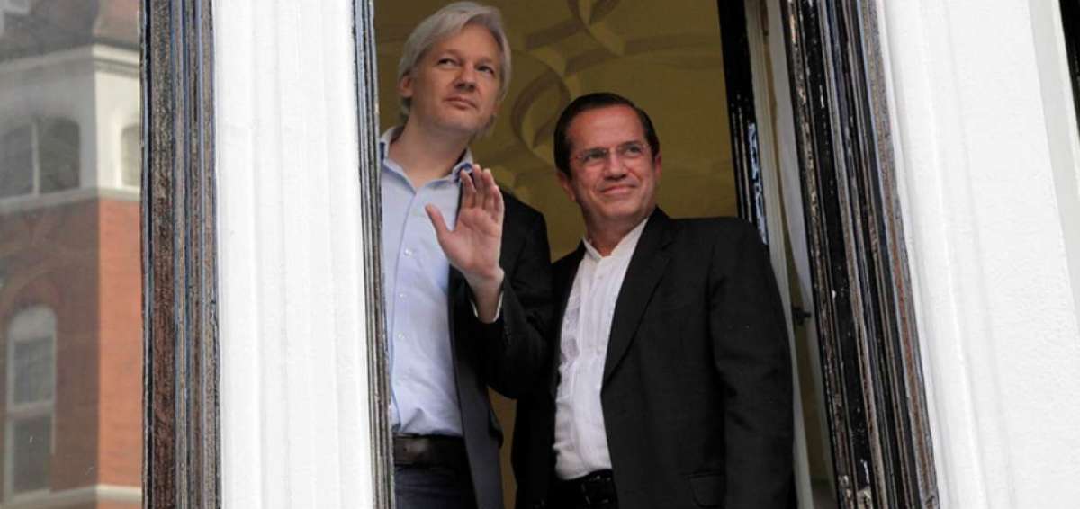 Desde 2012, Julian Assange permanece en la embajada ecuatoriana en Londres como asilado pol&iacute;tico.