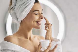 Conozca cuál es ideal para tu piel: crema o aceite.