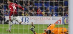 Manchester United estren&oacute; DT con goleada al Cardiff