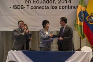 El ministro de Telecomunicaciones, Jaime Guerrero, mantuvo un encuentro con la secretaria de Estado del Ministerio de Asuntos Internos y Comunicaciones del jap&oacute;n, Yoko Kamikawa, FOTO: Andr&eacute;s Darquea