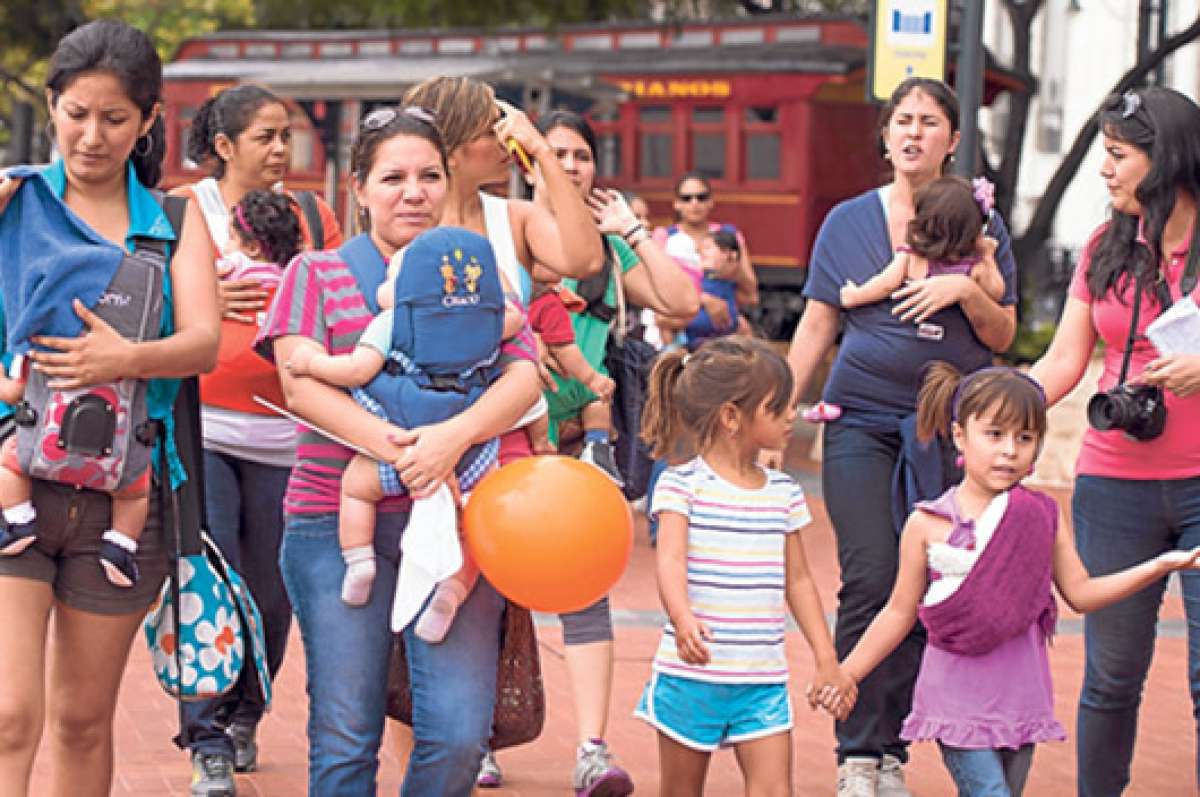 La actividad, en la que se inscribieron 60 mujeres, es una continuaci&oacute;n de la gran lactada que se efectu&oacute; durante la Semana de la lactancia. Foto: Pilar Vera.