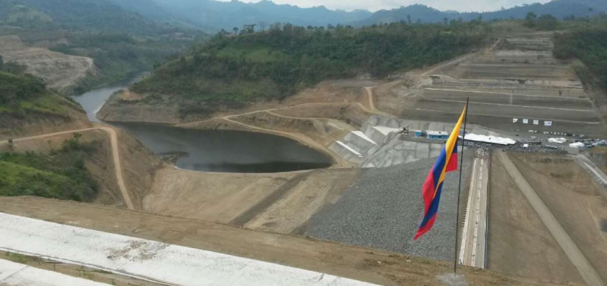 El sistema multiprop&oacute;sito Chone fue esperado por los campesinos de la zona desde hace 30 a&ntilde;os y reci&eacute;n en 2010, a trav&eacute;s de la Secretar&iacute;a del Agua y la Empresa P&uacute;blica del Agua (EPA-EP), se inici&oacute; la ejecuci&oacute;n.