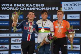 Pedro Benalcázar (centro) se proclamó campeón en el Mundial de BMX de Rock Hill 