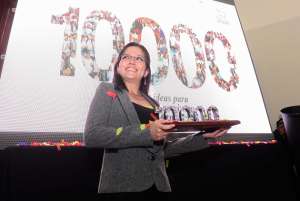 Gabriela Andrade recibi&oacute; la beca 10.000. Foto: &Aacute;lvaro P&eacute;rez/ EL TEL&Eacute;GRAFO
