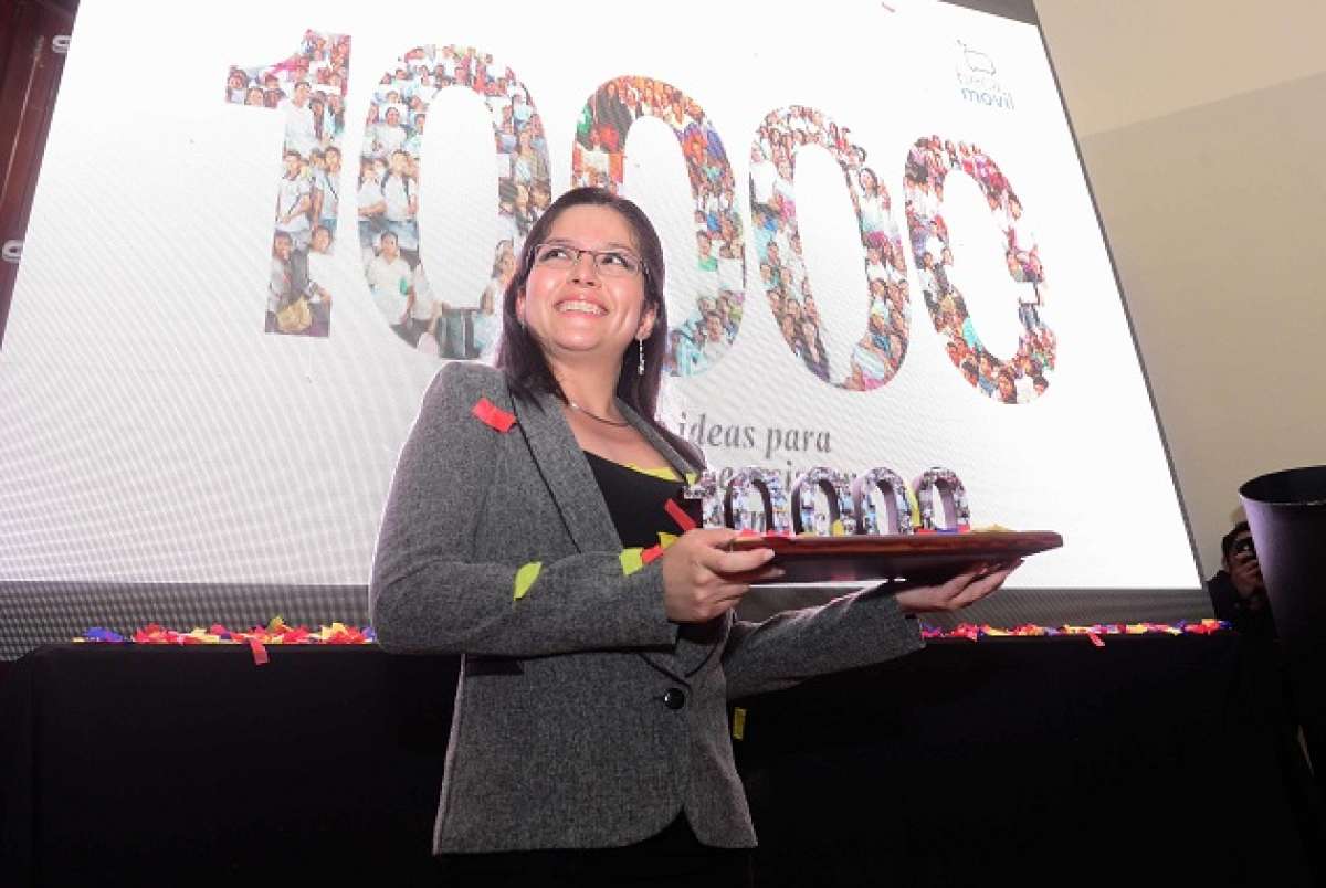 Gabriela Andrade recibi&oacute; la beca 10.000. Foto: &Aacute;lvaro P&eacute;rez/ EL TEL&Eacute;GRAFO