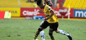 Byron Castillo sigue ausente de Barcelona por calamidad dom&eacute;stica