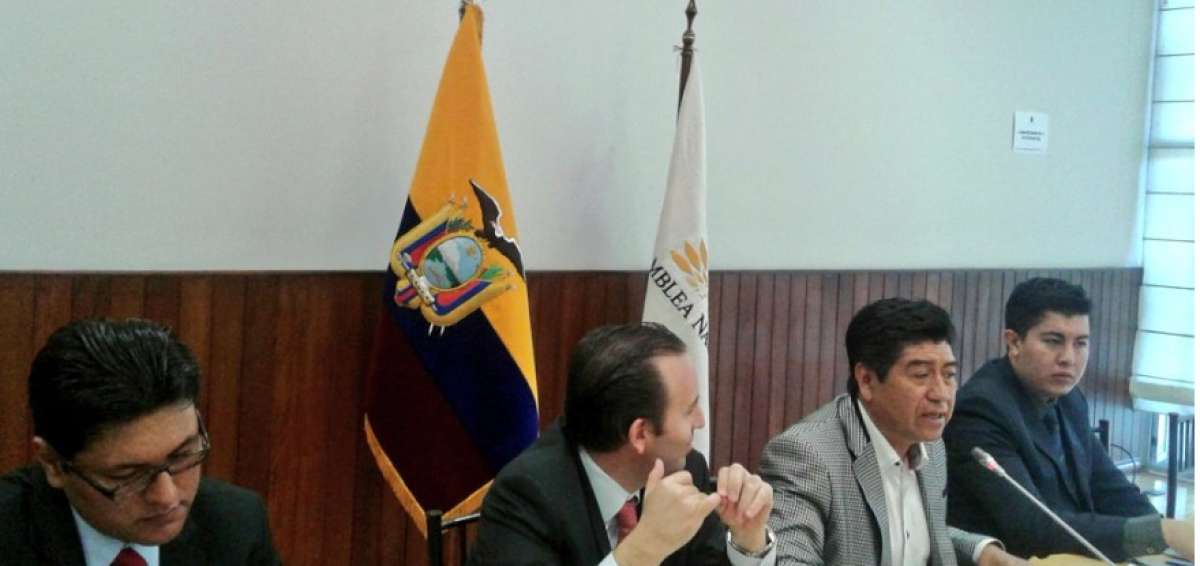 Asamble&iacute;sta Jorge Yunda analiza reformas laborales con trabajadores y empleadores