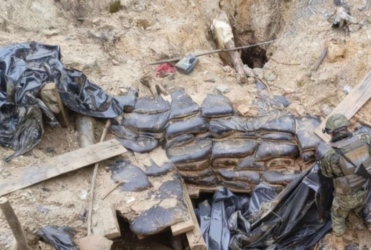 Militares destruyeron sacos de material aur&iacute;fero y equipos usados en actividades de miner&iacute;a ilegal en Imbabura.