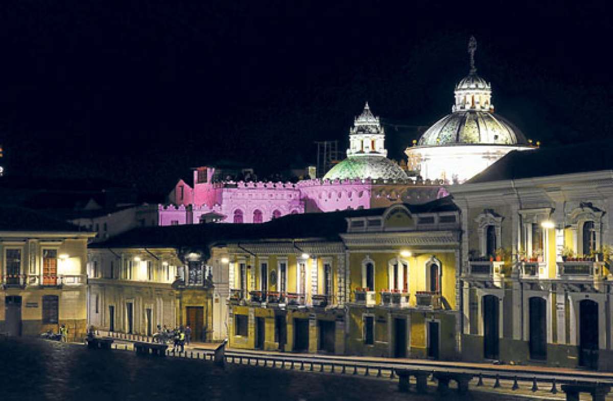 La particular belleza del Quito nocturno (Portafolio Gr&aacute;fico)