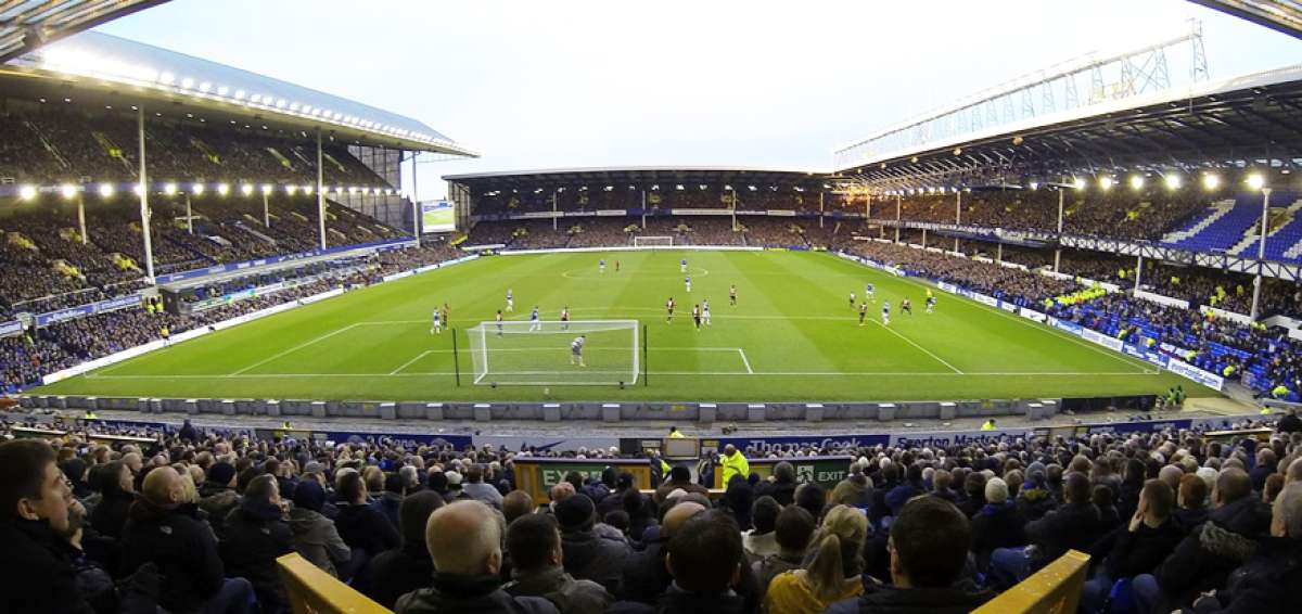 El estadio Goodison Park tiene una capacidad para 39.572 asistentes y fue construido en 1892, tiene 123 a&ntilde;os.